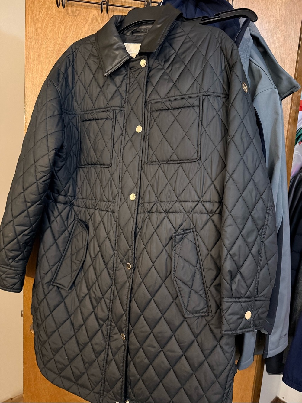 Michael Kors Quilted Black Lightweight Women’s Coat with Leather Collar